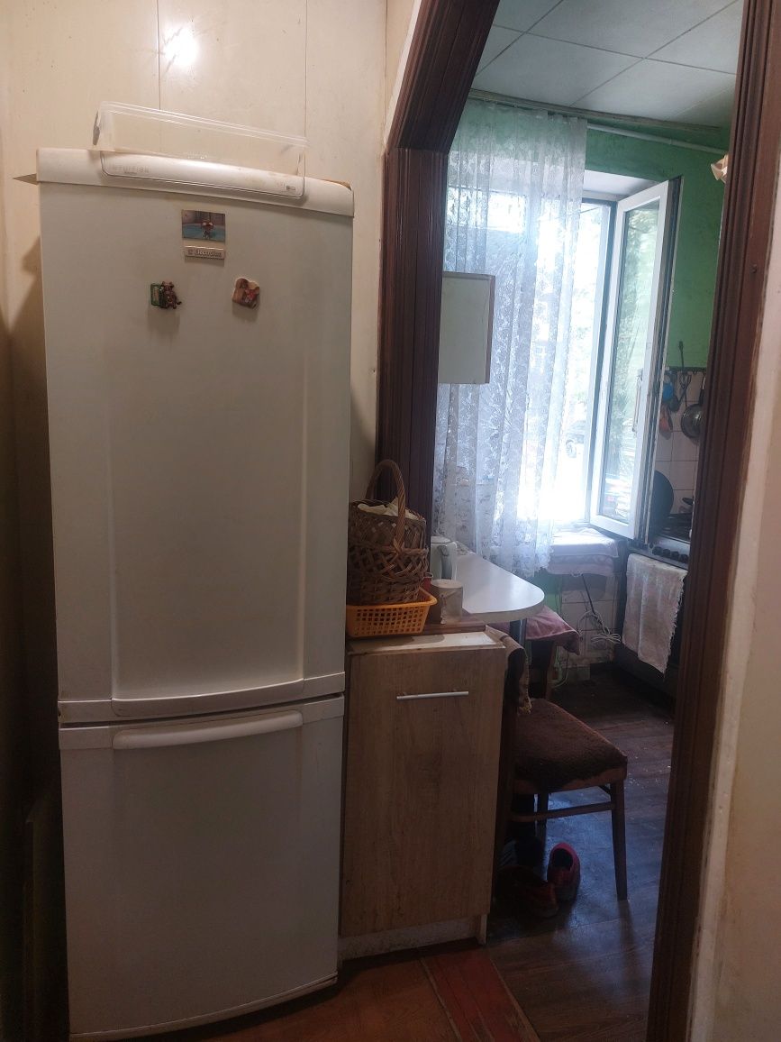 Продам 2-х ком квартиру Правый берег Сталинка