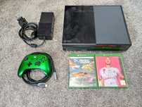 Xbox one 500Gb + pad + gry