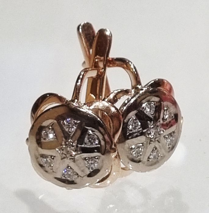 Золоті сережки з діамантами. 4,72 грм