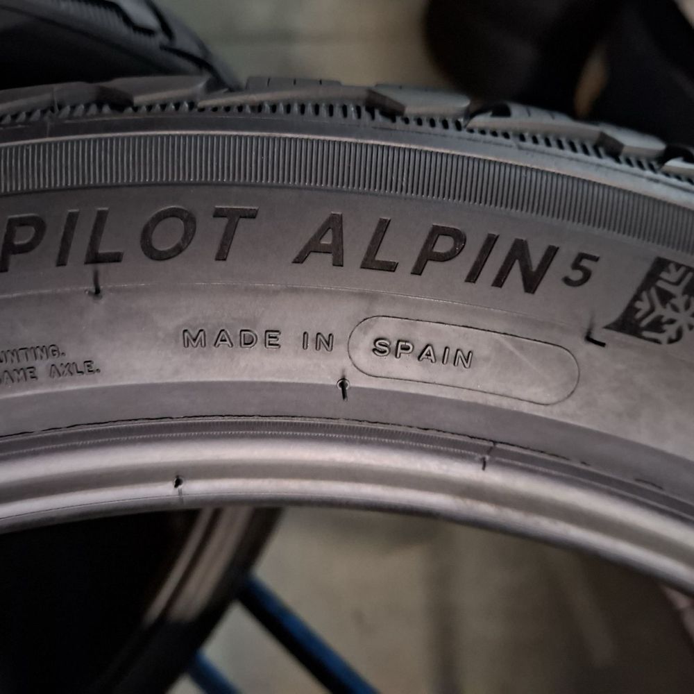245/40/18 R18 Michelin Pilot Alpin 5 4шт зима