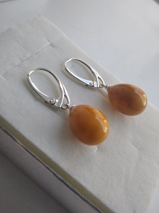 Srebrne kolczyki z pięknym mlecznym bursztynem srebro 925   116