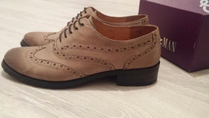 Туфлі броги з перфорацією