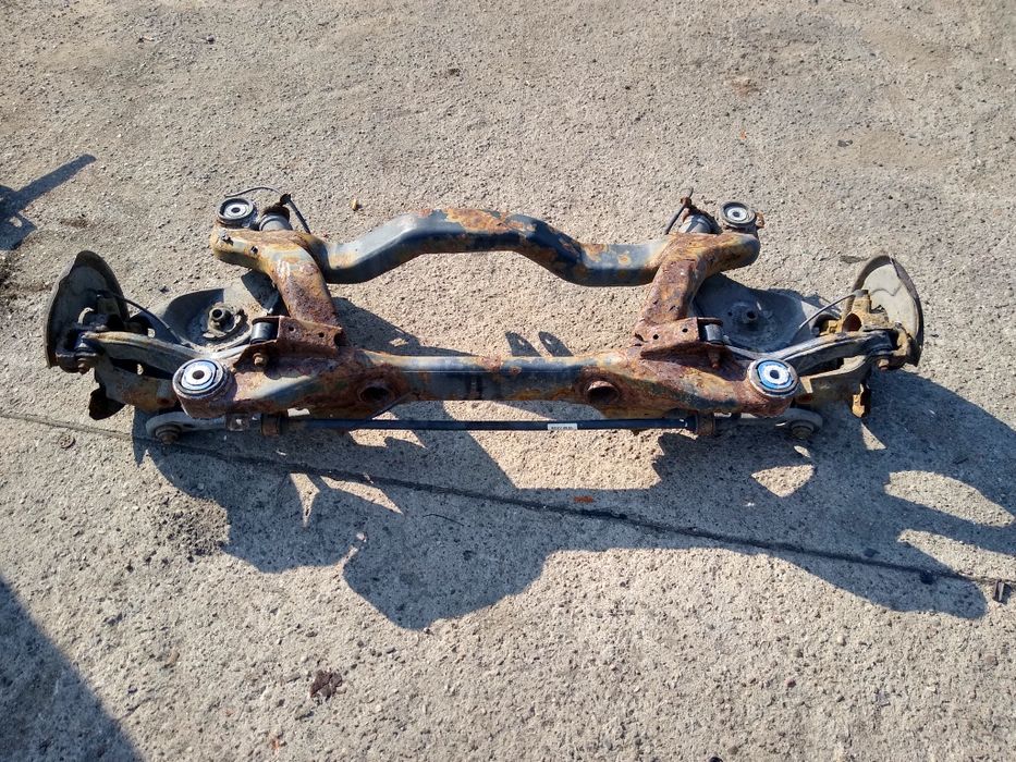 Belka zawieszenia sanki wózek audi a4 b7 kombi Quatro 4*4