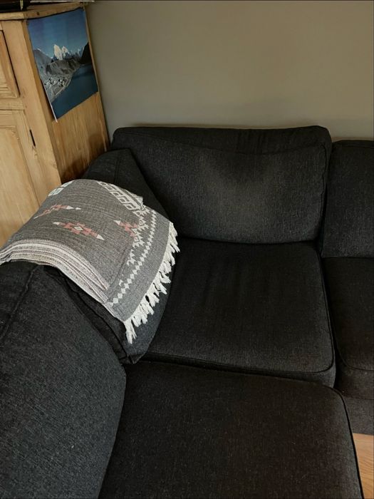 Чорний угловий діван