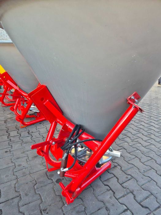 Розкидач добрив лійка Польща гідравліка