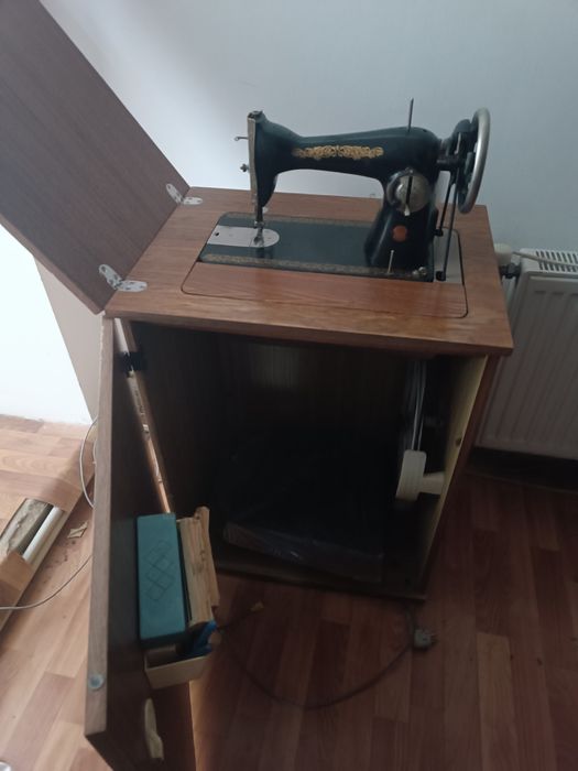 Продам швейную машинку ножную