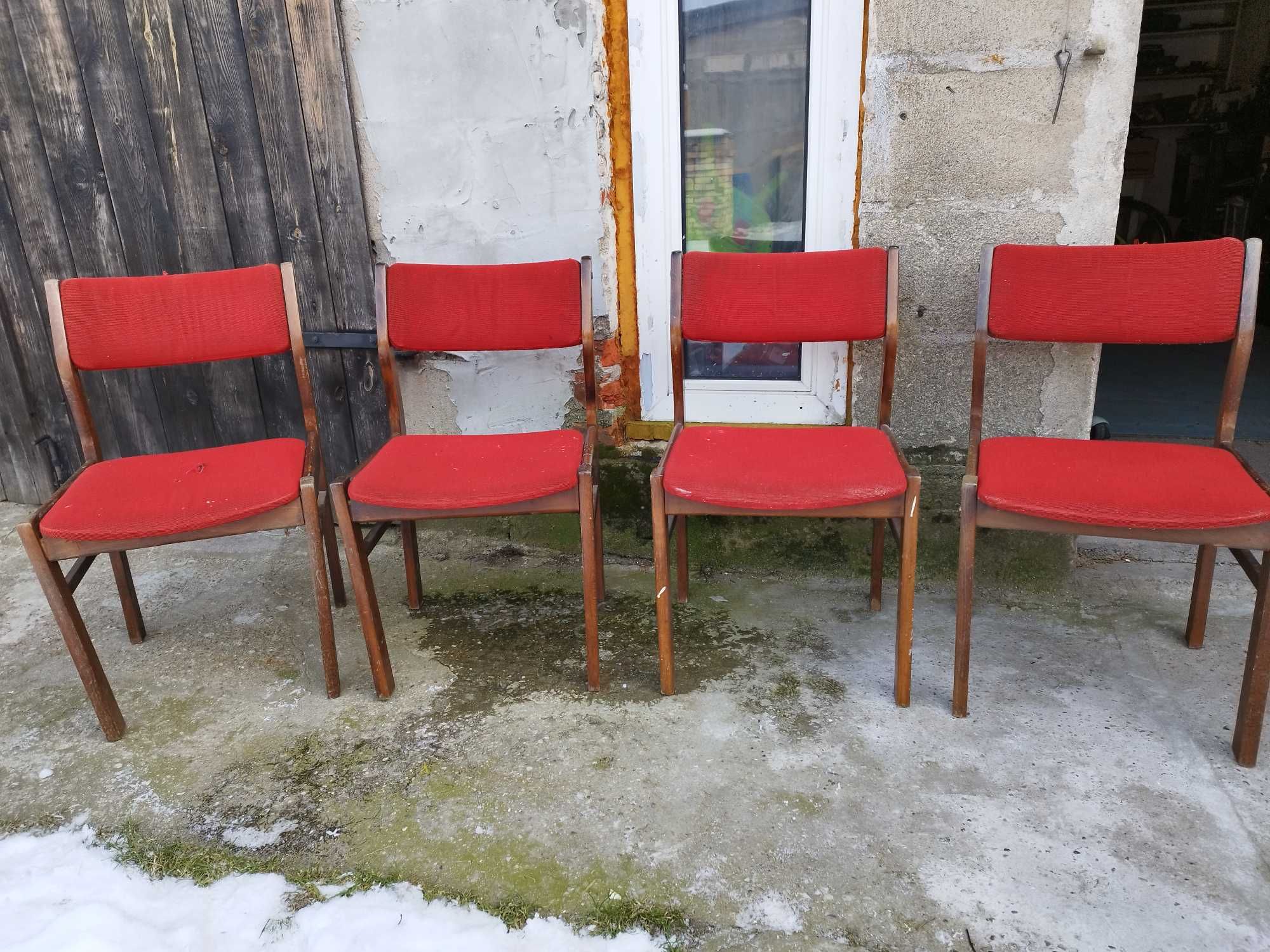 Krzesła stare komplet