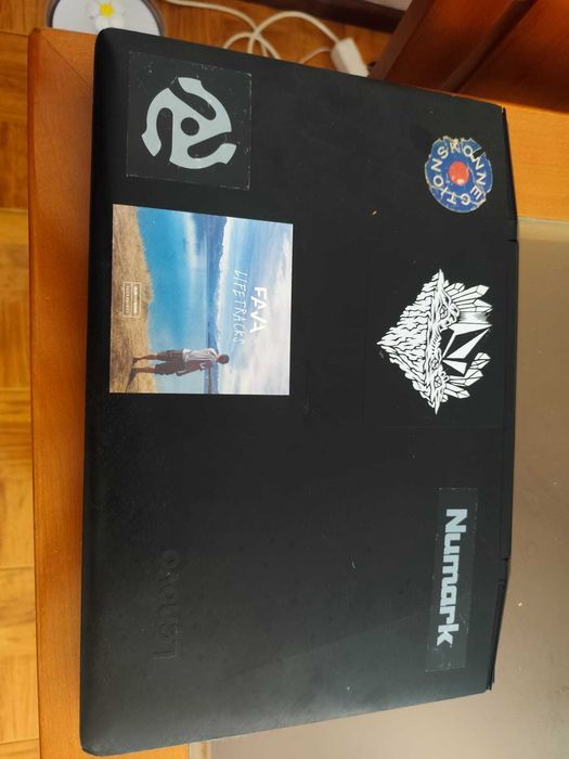 Lenovo Y700-15ISK - Para peças ou restauro