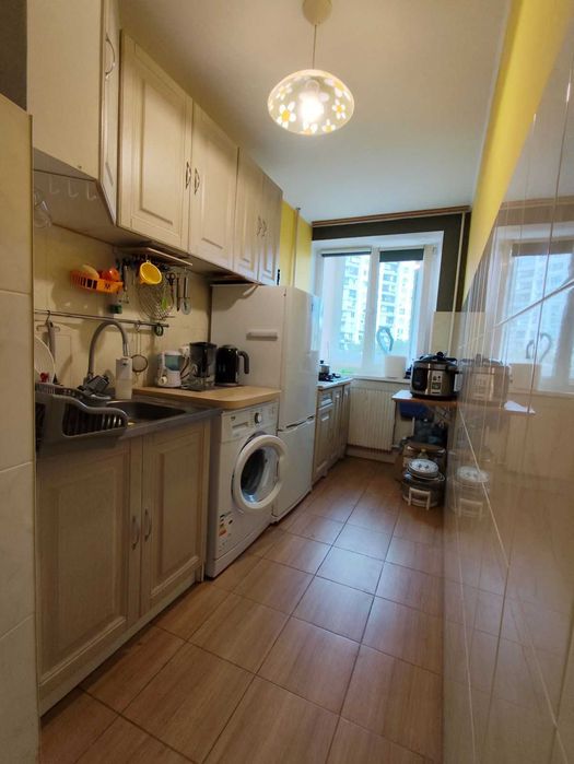 Продам гостинку 29м.кв.,метро Деміївська   48000$