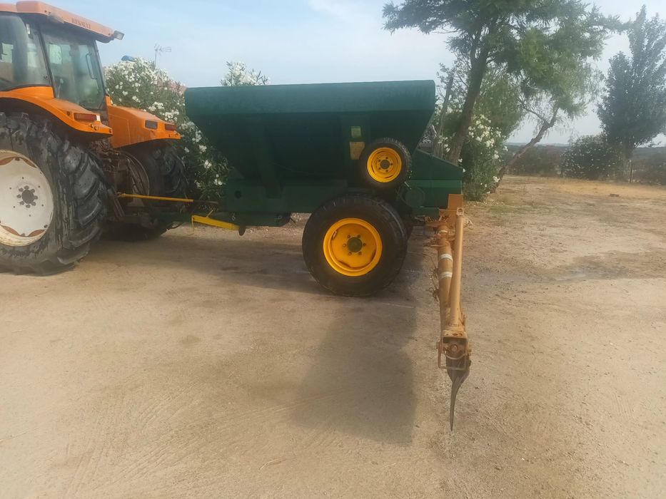 Compra e venda de semeadores sementeira directa e outras máquinas agrí