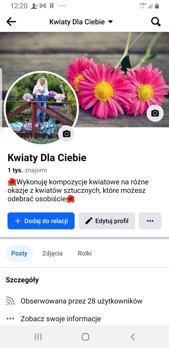 Kompozycja z kwiatów sztucznych