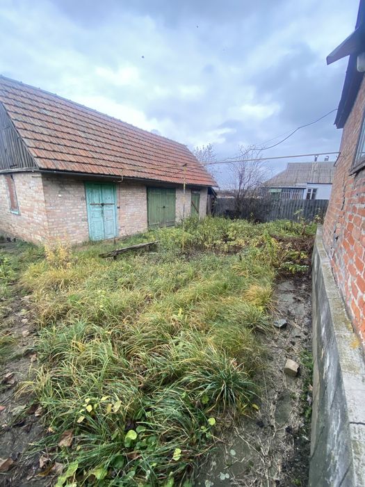 Будинок біля озера