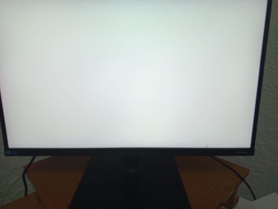 Samsung 24" монітор F24T450FQI