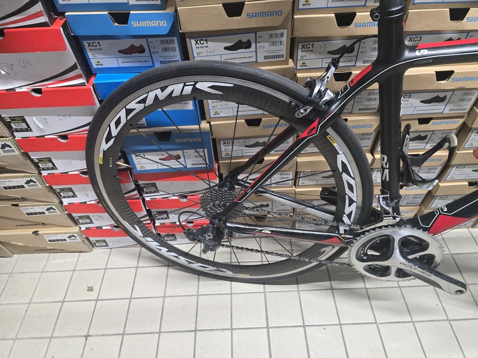 Ktm com dura ace e rodas mavic carbono