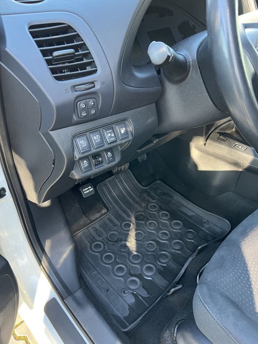 Nissan Leaf 24 / 2013