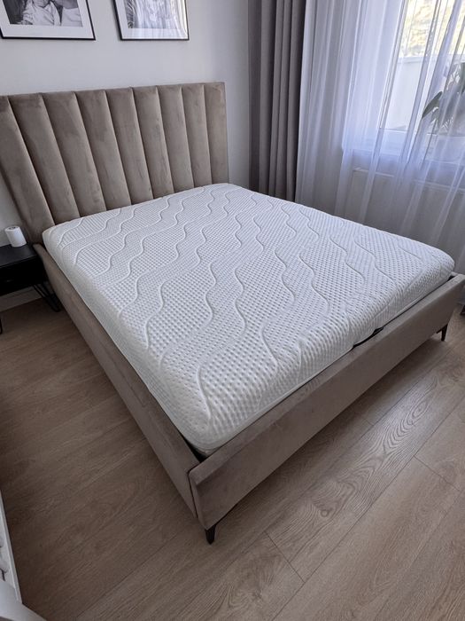 Łóżko sypialniane z materacem 160x200