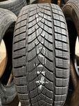 Opona zimowa 215/55/18 Goodyear Ultragrip Performance 1szt 8mm 95T