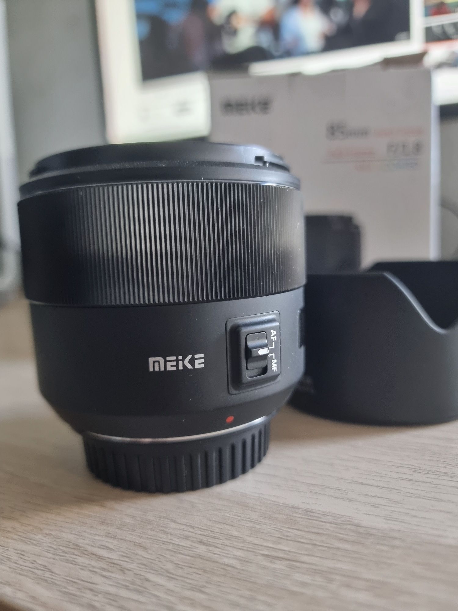EF Meike 85mm f1.8 (canon)
