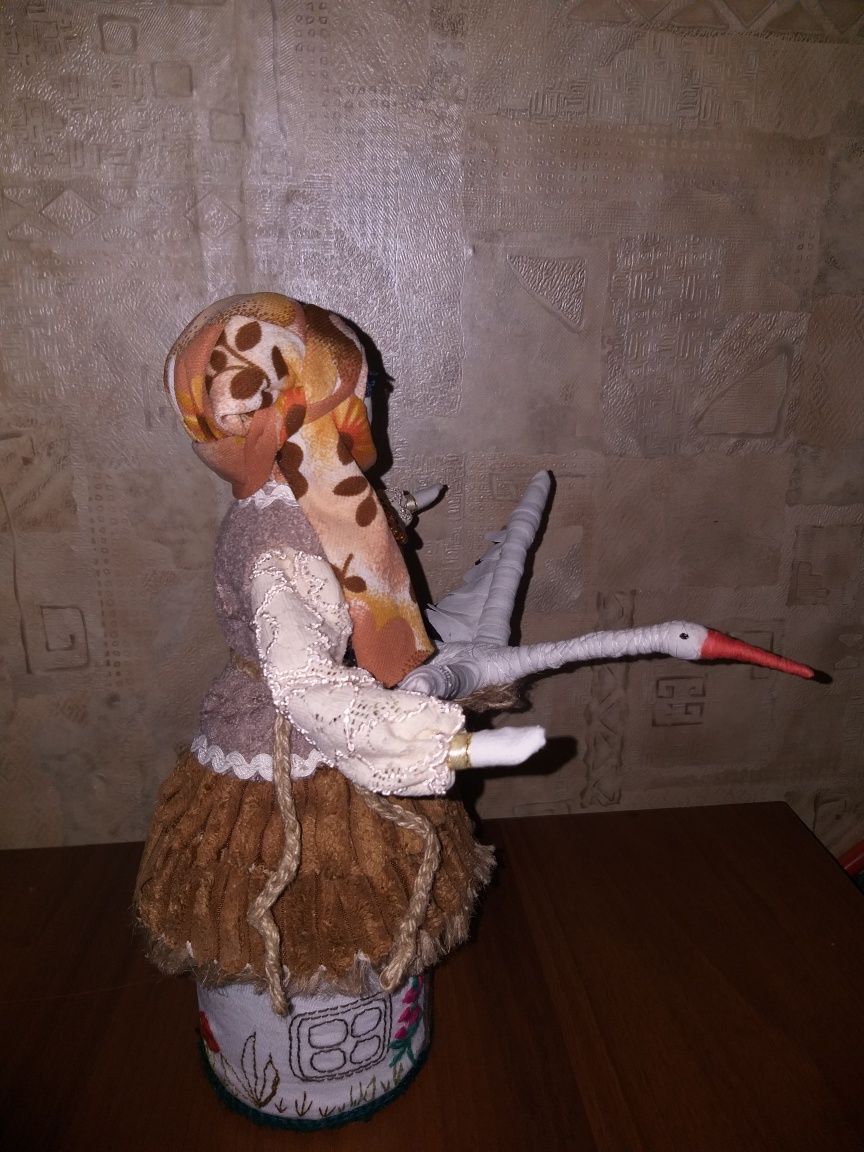 Інтер'єрна лялька з елементами мотанки