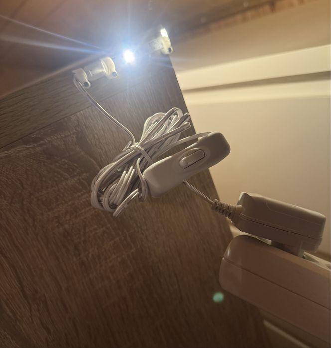 !!! Komoda z podświetleniem LED z czterema szufladami dąb sonoma !!!