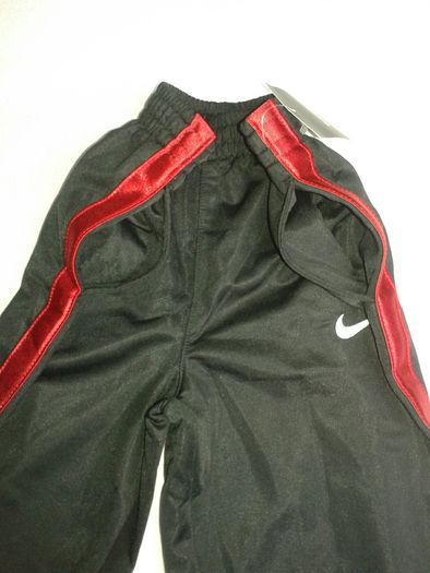 Nowe dresy Nike na chlopca 4-5 lat długość spodni 62 cm