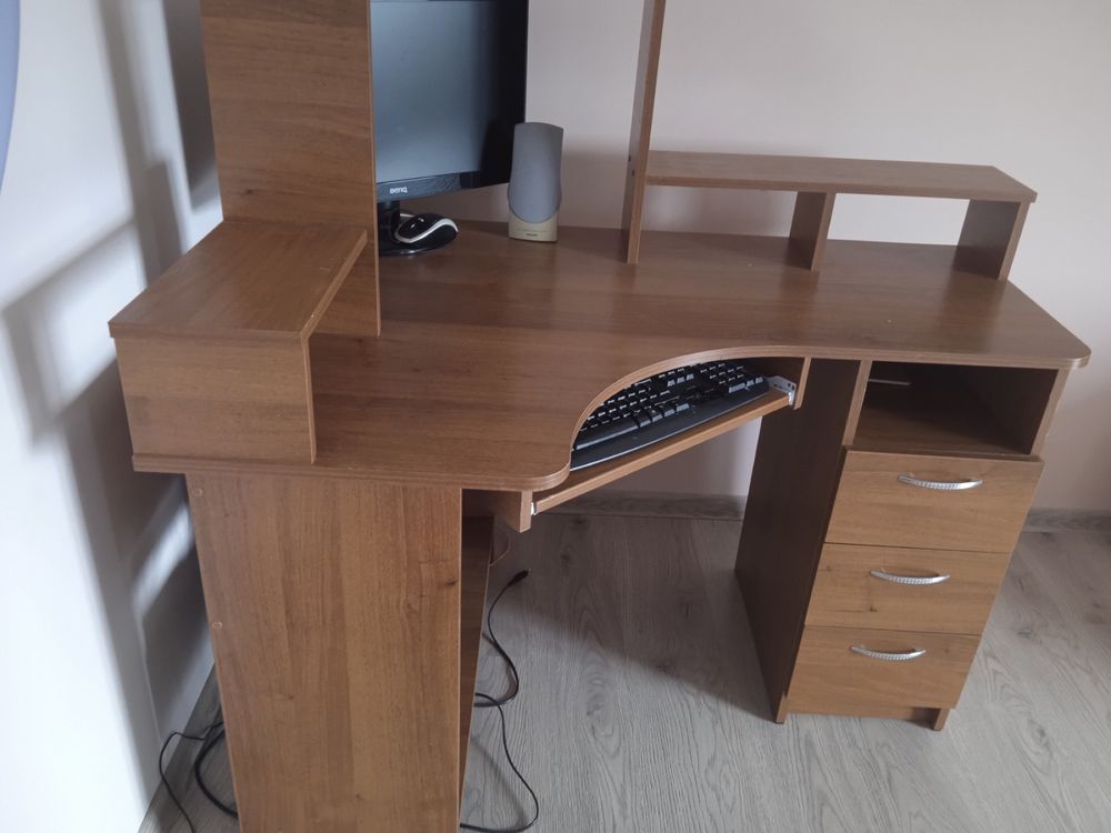 Компʼютерний стіл 06 76 60 14 79