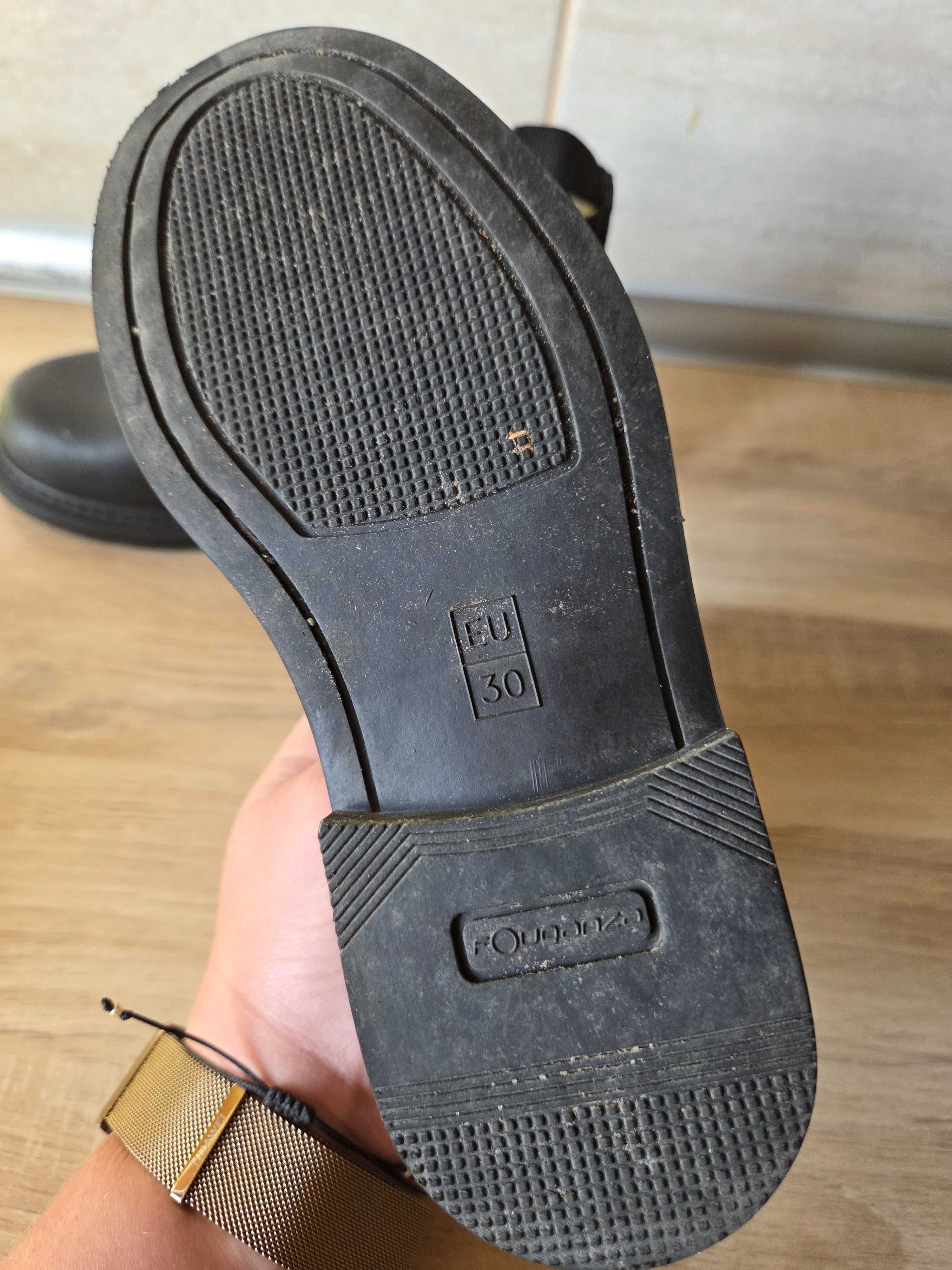 Sprzęt jeździecki dziecięcy czapsy sztyblety kask