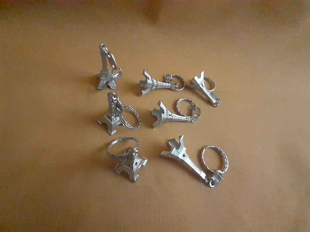 Eiffel wieża breloczek oryginalny Silver Night stroboskop