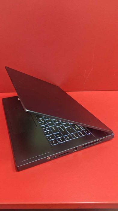 MSI WS66 |  Workstation | i9 |  RTX5000 16gb | 64GB RAM | 1TB SSD