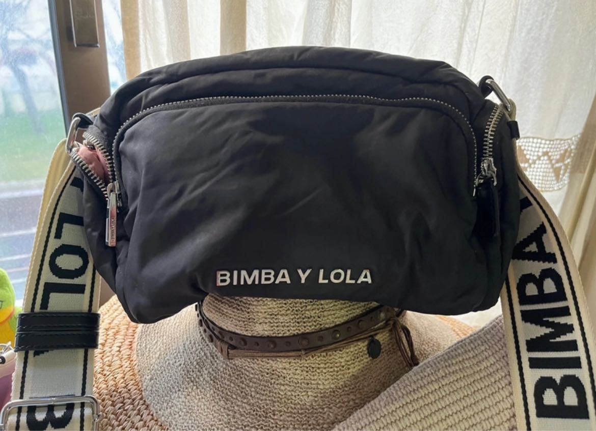 Mala Bimba y Lola preta nylon 
interior a rosa com 3 bolsas exteriores