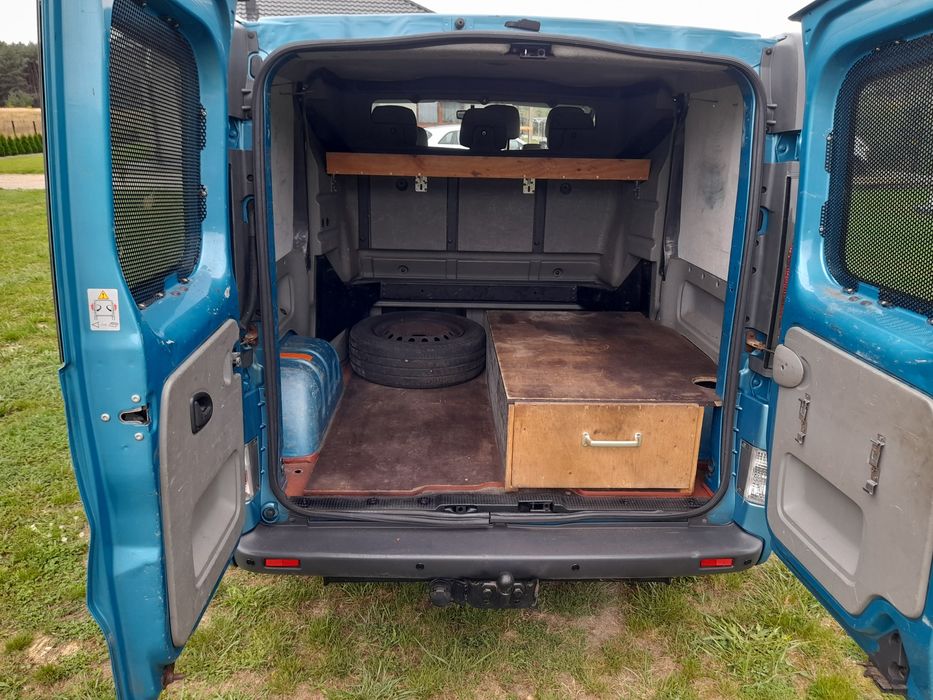 Renault Trafic Brygadówka 6 osobowy z klima