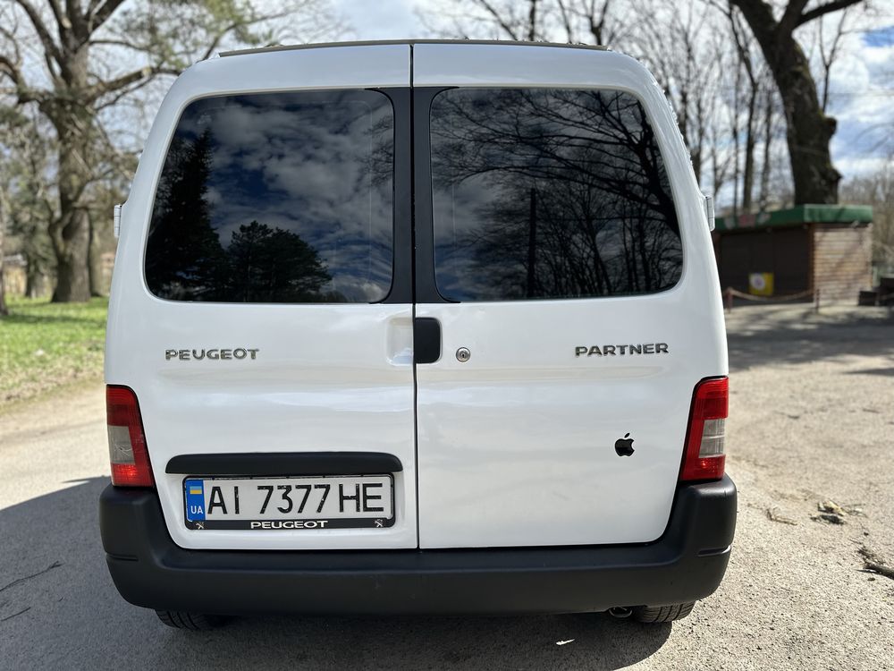 Peugeot Partner 2008 року