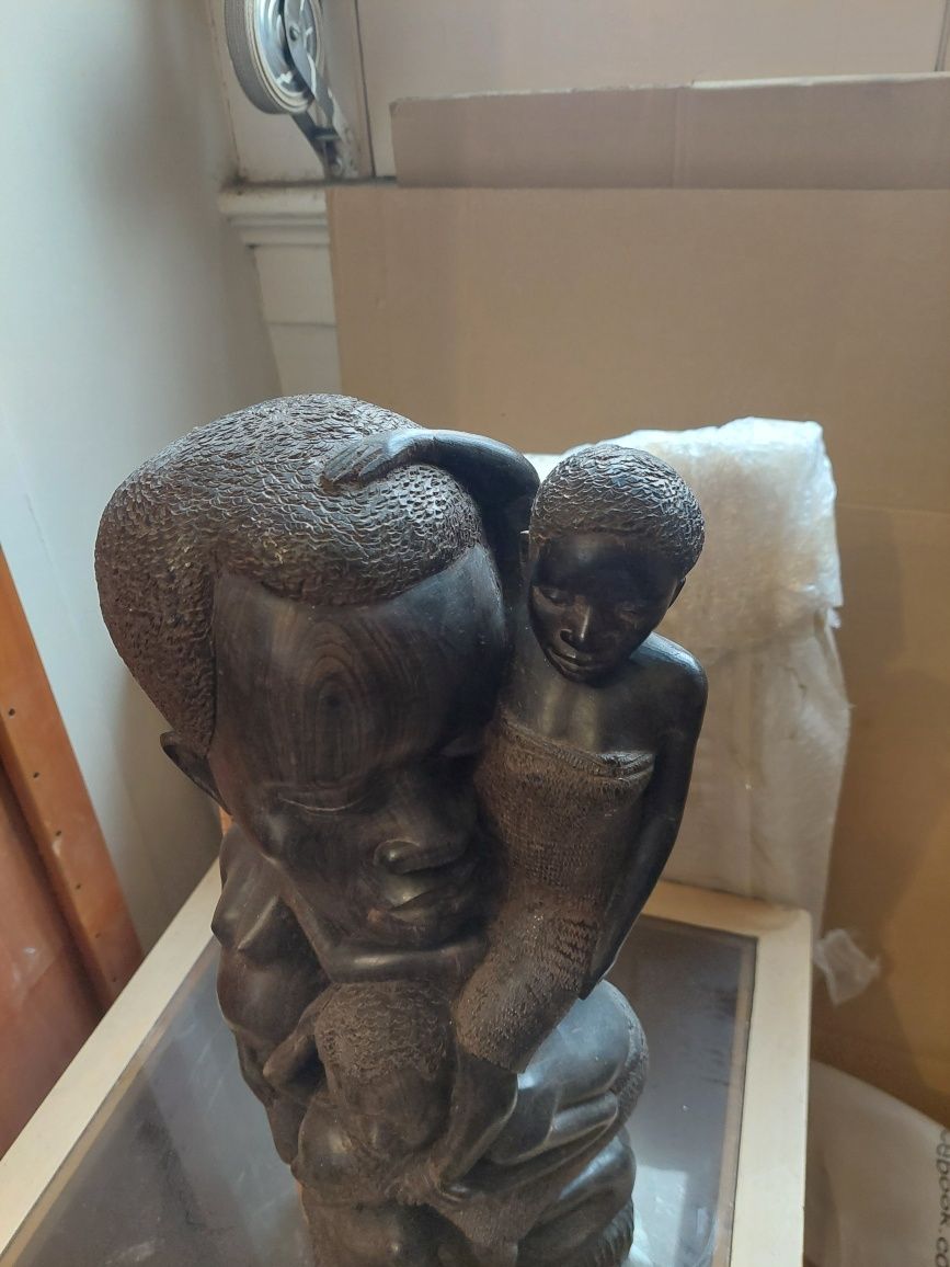 Grande escultura africana