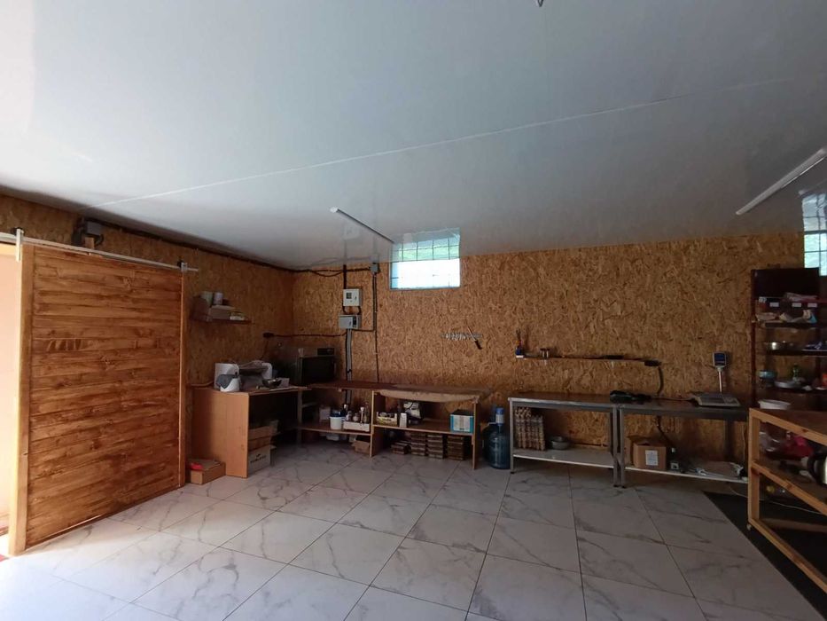 (7) Продаж комерційного приміщення, с. Бохоники (5434)