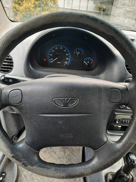 Doskonałe auto do nauki jazdy dla początkujących kierowców.