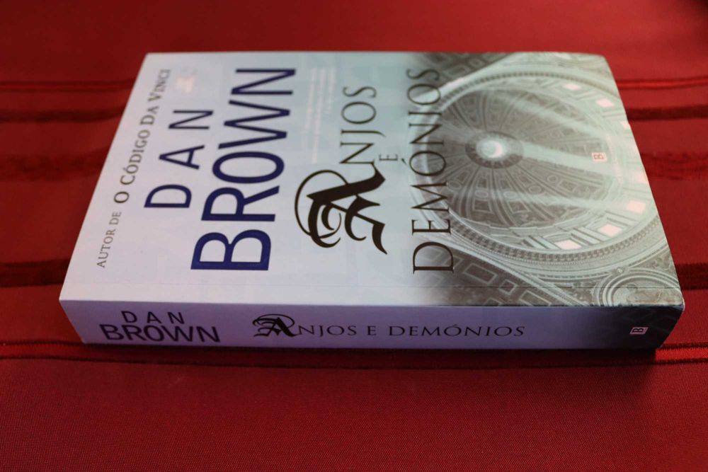Anjos e Demónios - Dan Brown