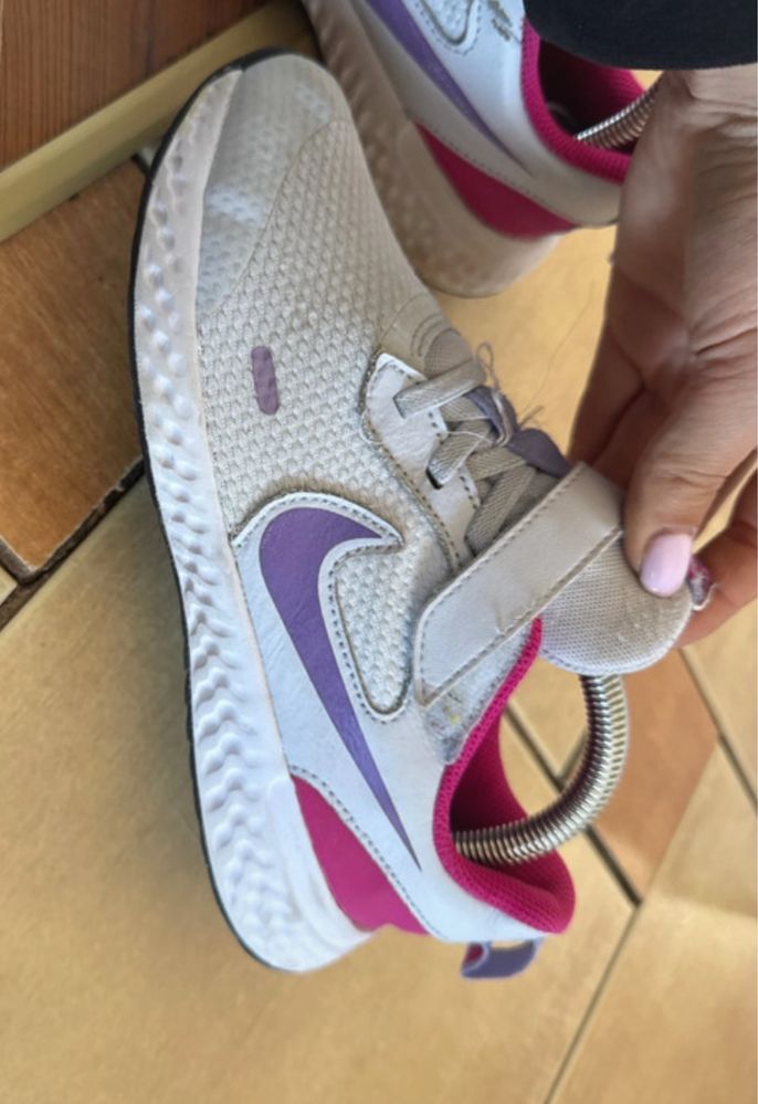 Buty sportowe dla dziewczynki
