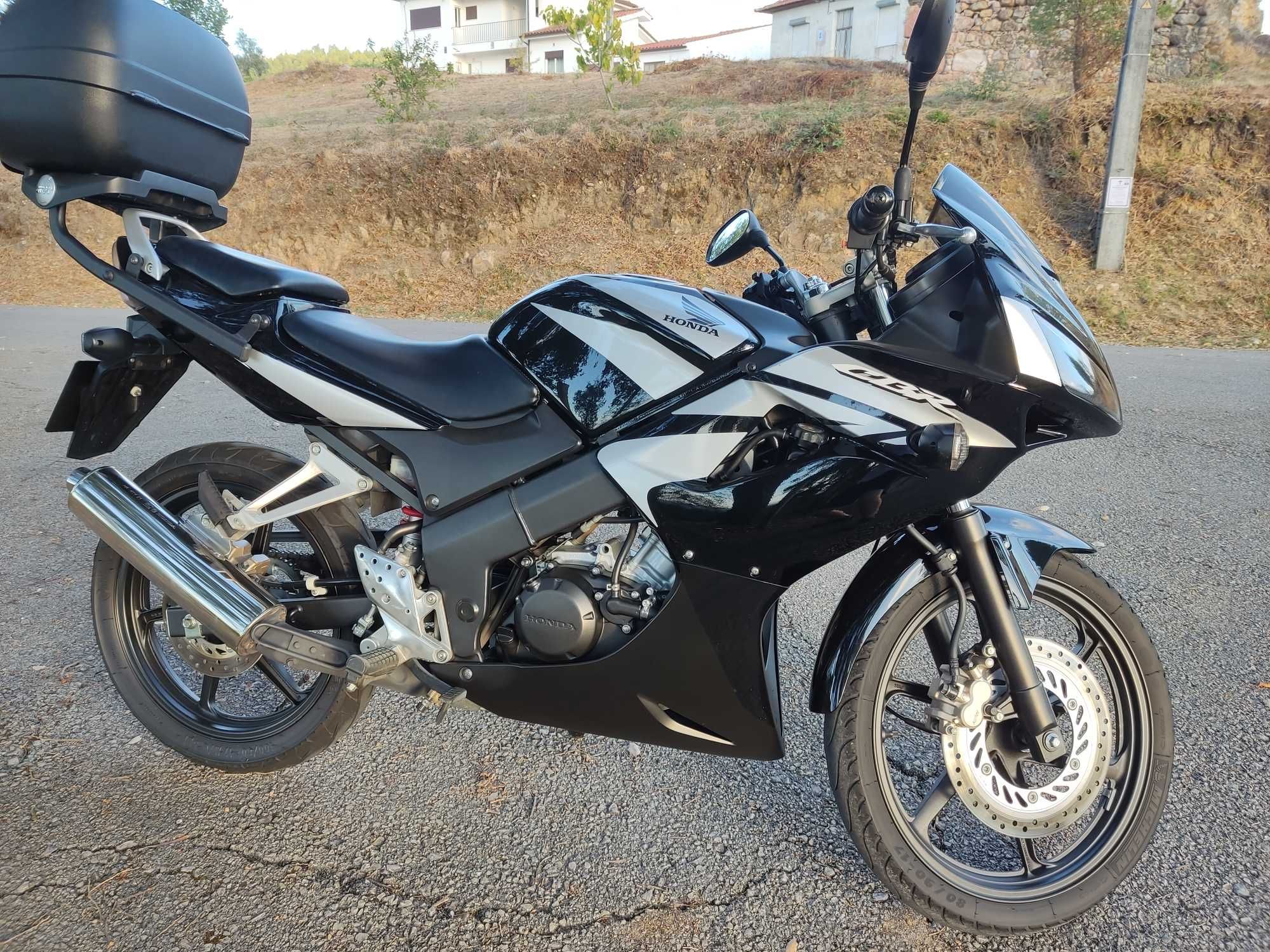 Honda Cbr 125, muito bom estado
