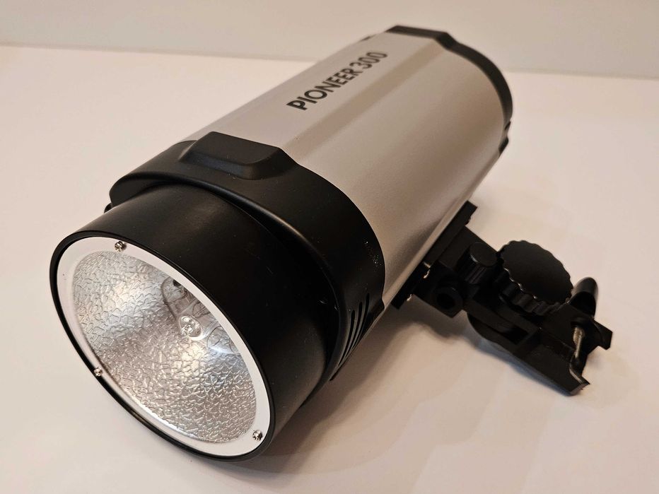 Спалах Студійний/ Вспышка Godox Pioneer 300 (4шт)