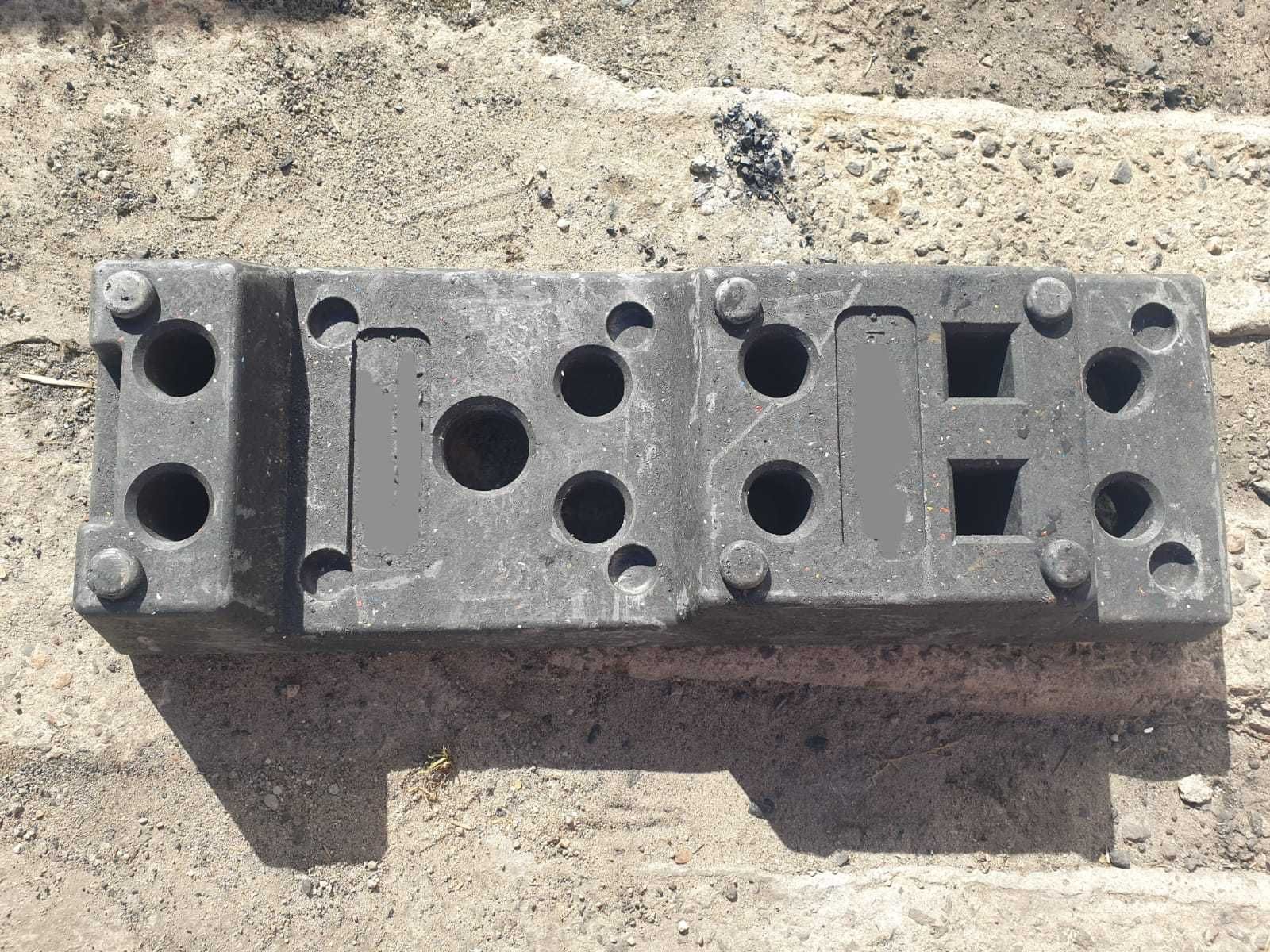 Podstawa/stopa PVC 17kg do ogrodzeń tymczasowych/znaków drogowych