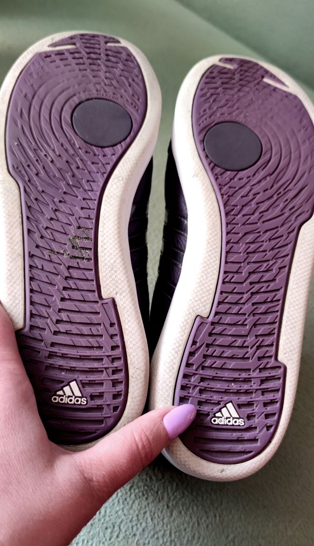Buty Adidas Performance Neo rozmiar 42. Solidne skórzane buty.