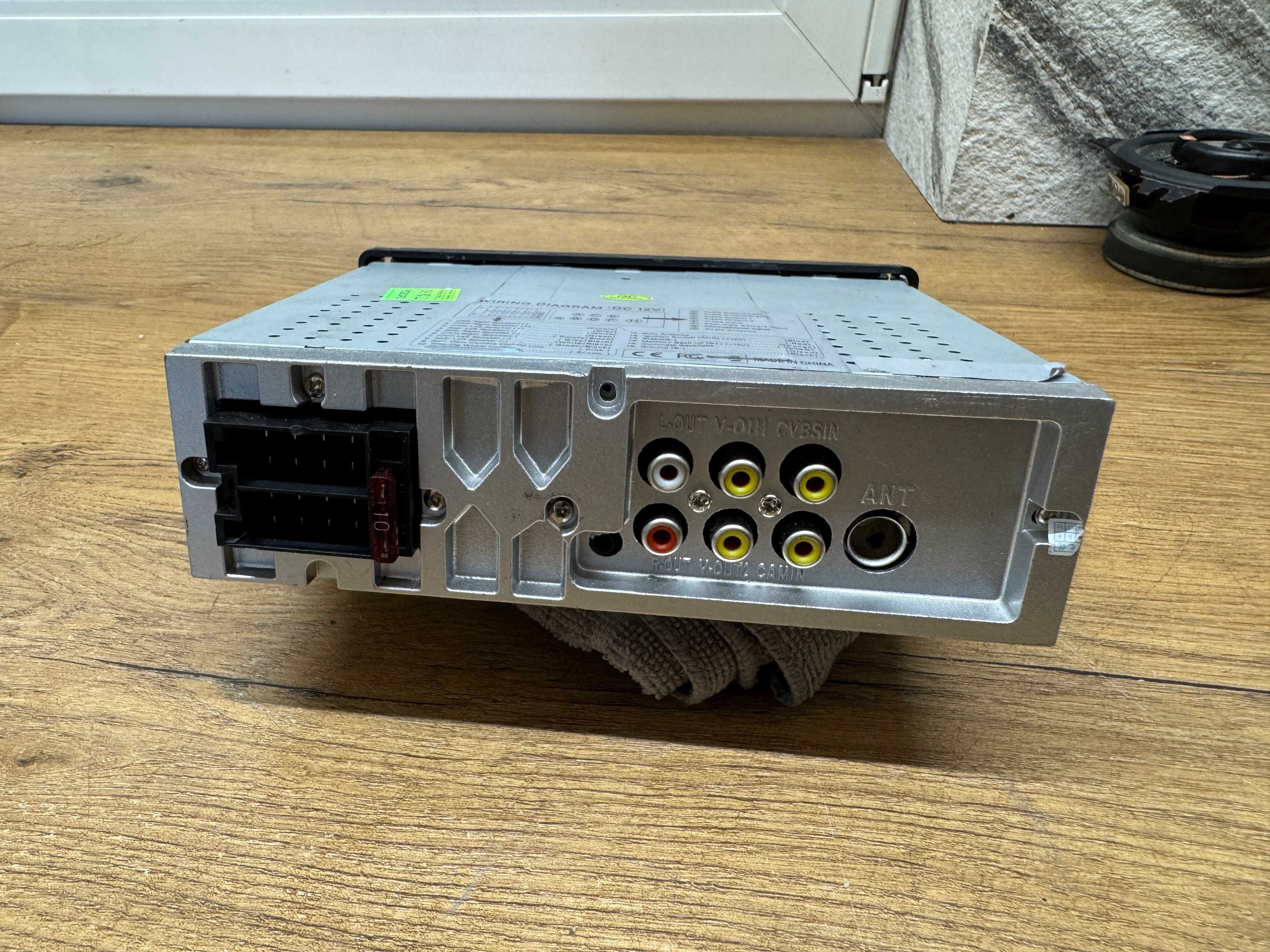 radio samochodowe z wysuwanym ekranem,usb,bluetooth