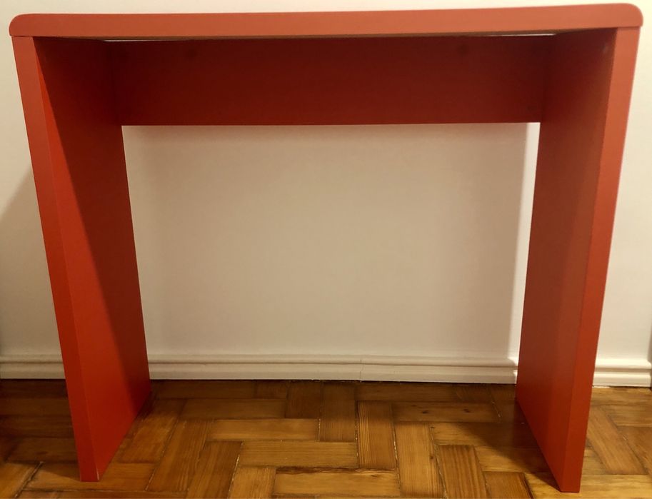 Móvel tocador vermelho