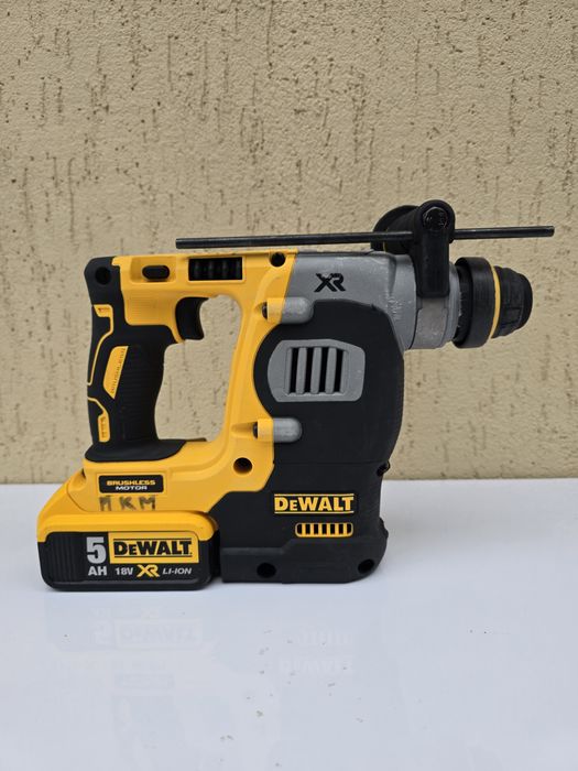 Перфоратор Dewalt DCH273