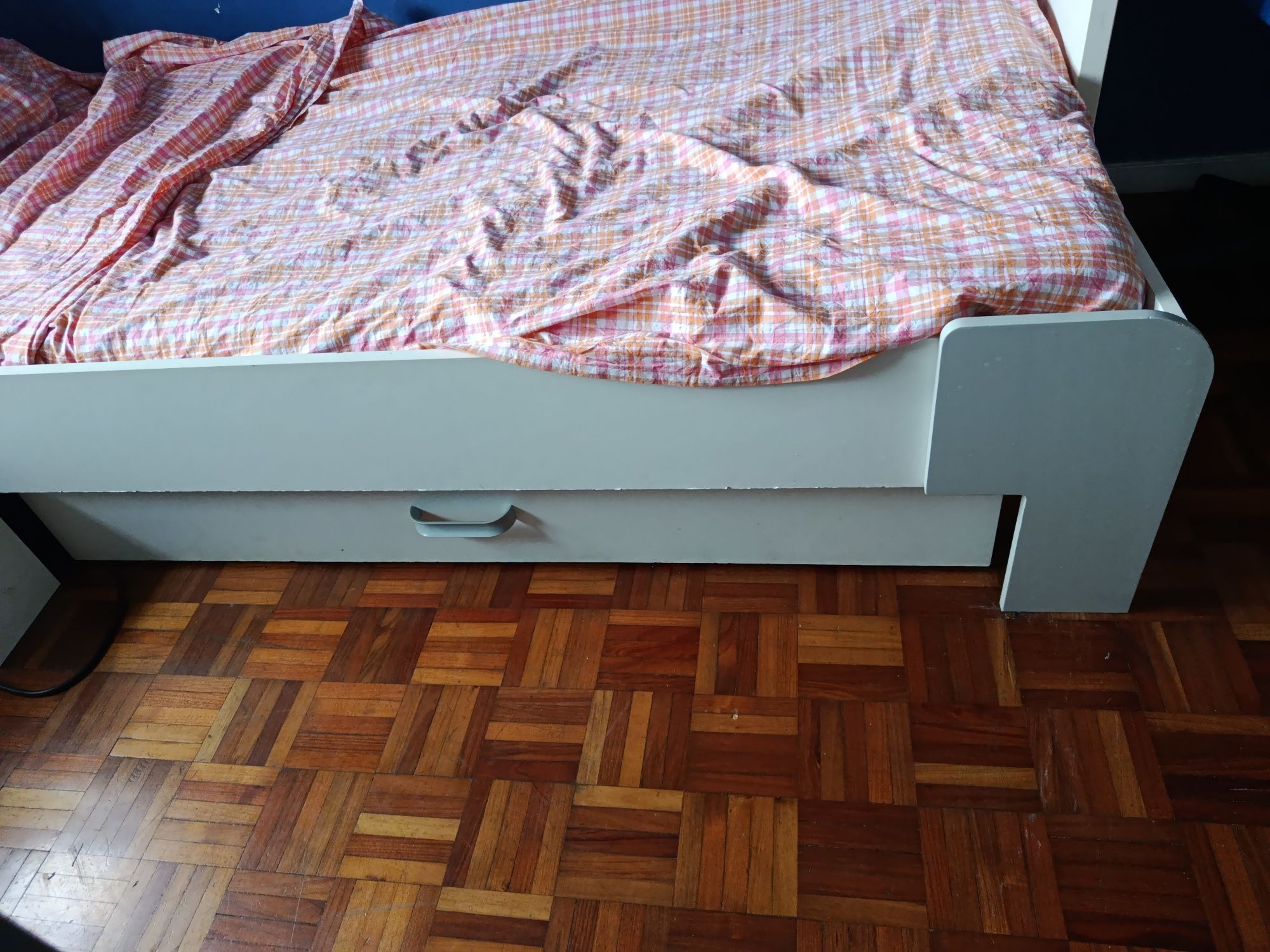 Vendo cama de menino