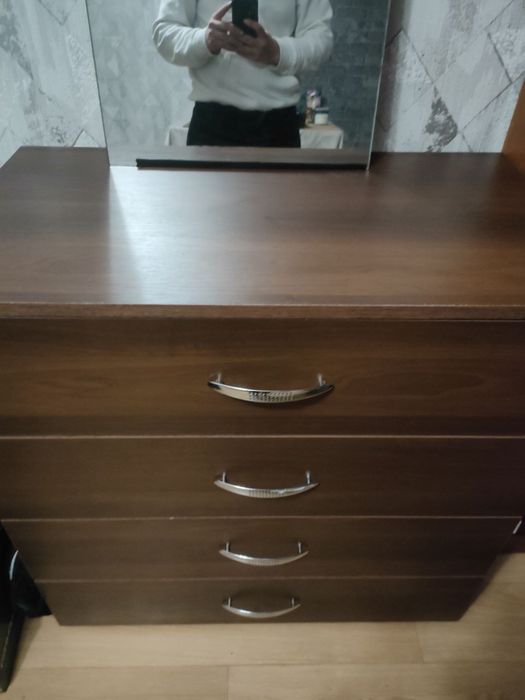 Продам комод в дуже хорошому стані