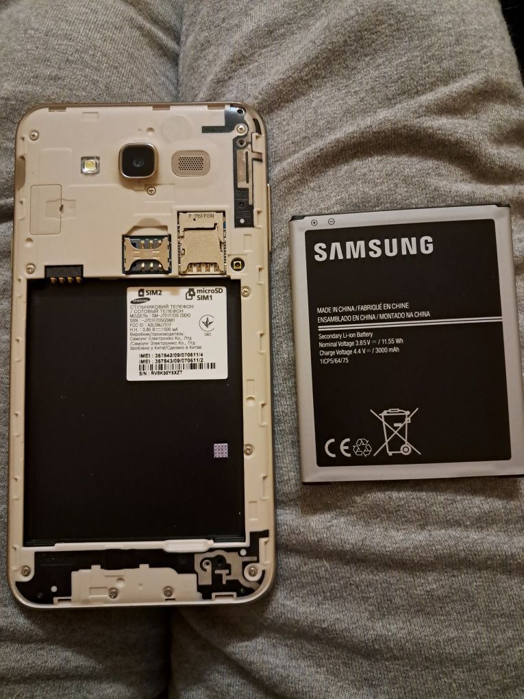 Продам Samsung J7 Neo