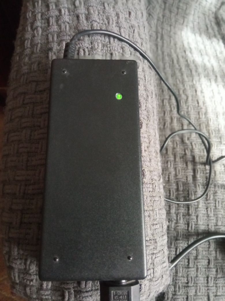 Блок питания Delta 90W 19V 4.74A