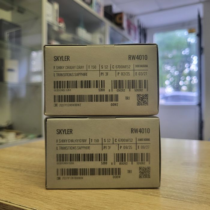 Ray-Ban Meta Skyler RW4010 Shiny Chalky Black/Transitions Sapphire