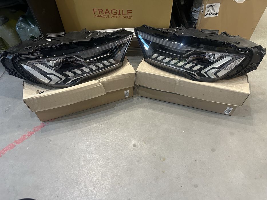 Фара фари комплектні Audi Q7 Full Led Matrix 2020+